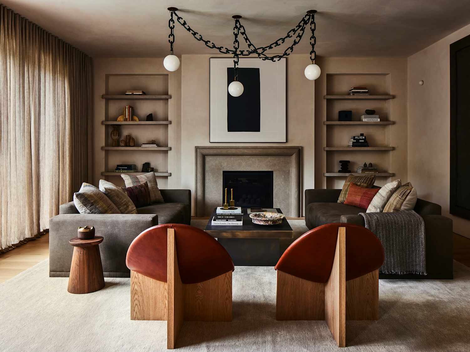 at_style_2025-08_modern-interior-design_modern-living-room-clean-lines